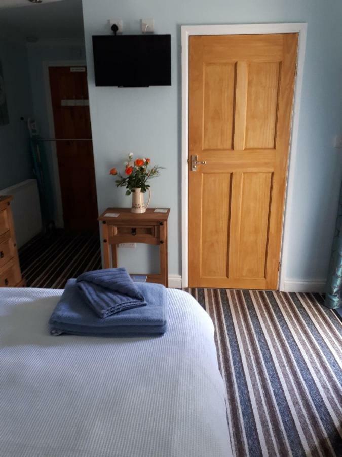 Santi Bhavana Bed & Breakfast 韦斯特伯里 外观 照片