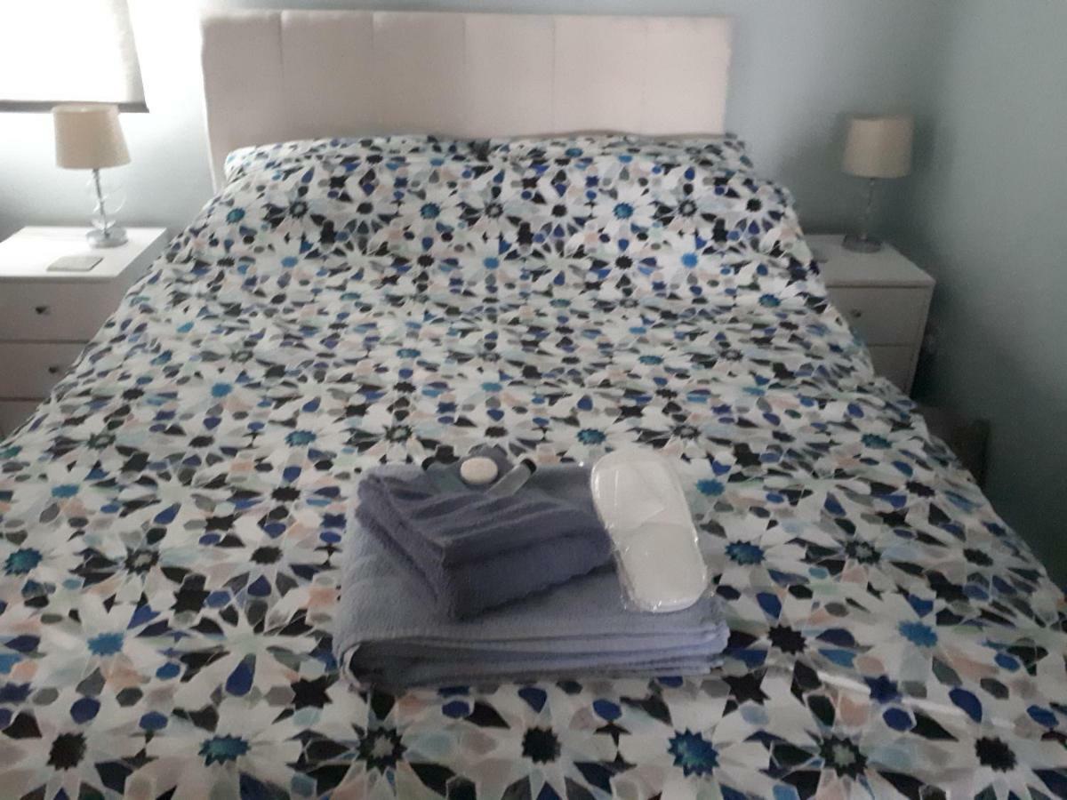 Santi Bhavana Bed & Breakfast 韦斯特伯里 外观 照片